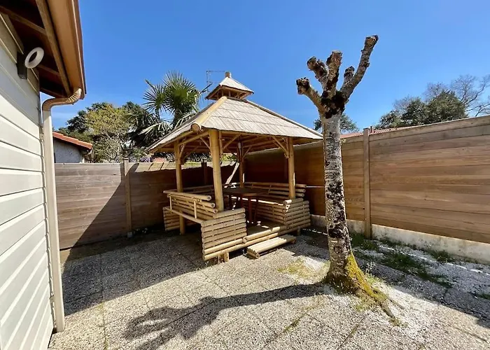 La Villa Azur - Chaleureuse Maisonnette Avec Piscine Partagee